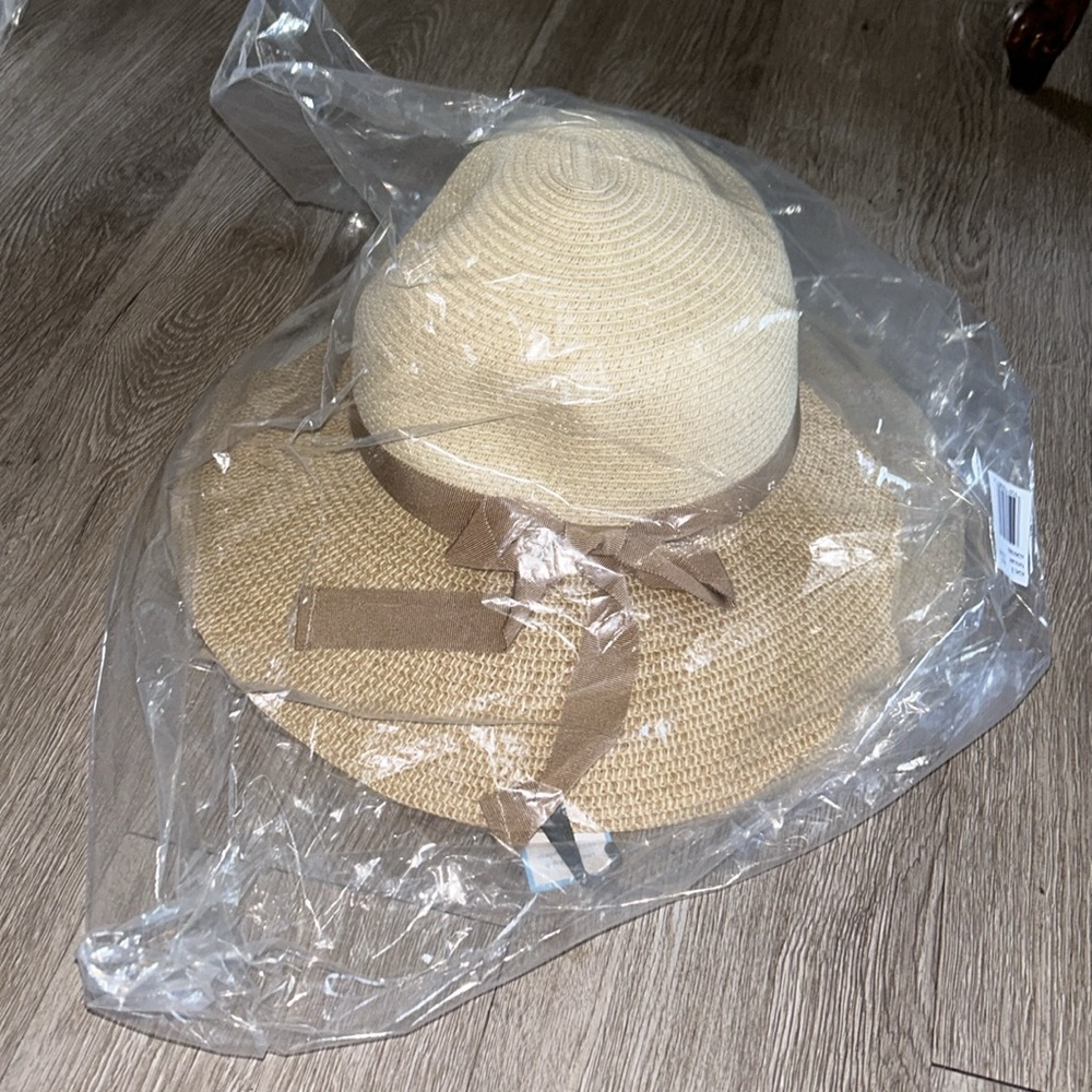 Draper James wide brim straw floppy hat